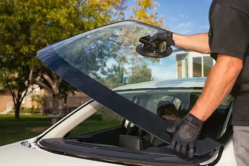 Auto Glass Repair San Fernando Valley CA Get Expert Windshield Repair and Replacement Services with Valley Mobile Tinting